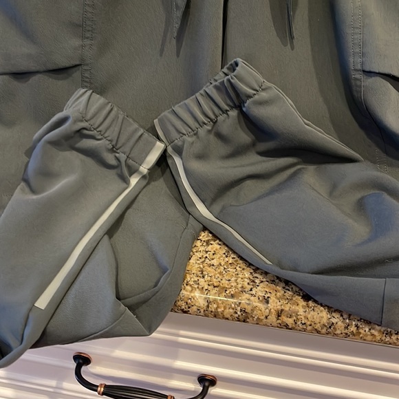 Figs set small stretchy waist with material tie joggers XS top . - Picture 6 of 12